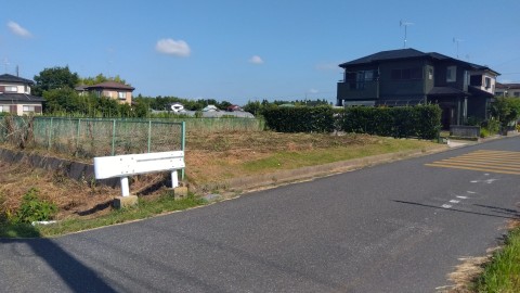 長生村曽根477-2　南側公共用地で日当り良好。尼ケ台公園700ｍ。　サムネイル